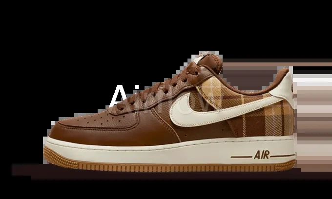 AF1 07 LX Low Brown Plaid Pack — vista 2