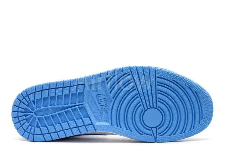 AIR JORDAN 1 MID 'UNC' 4