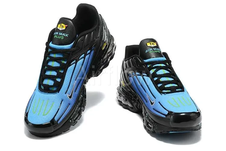 AIR MAX PLUS TN 3 'BLACK BLUE' — vista 2