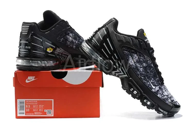 AIR MAX PLUS TN 3 'BLACK GRAPHIC' — vista 2
