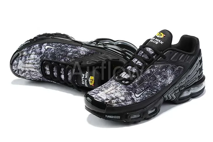 AIR MAX PLUS TN 3 'BLACK GRAPHIC' 3