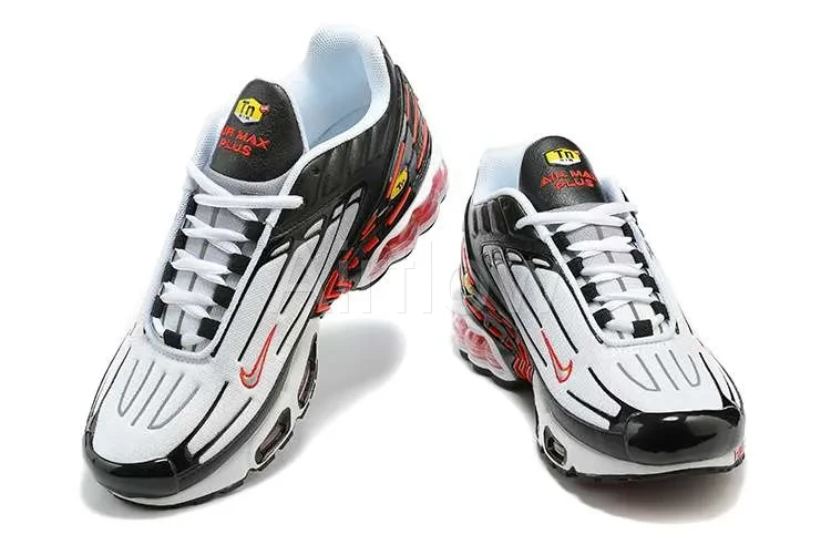 AIR MAX PLUS TN 3 'BLACK GREY RED' — vista 2