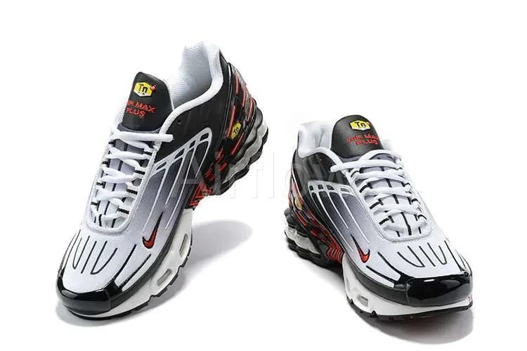 AIR MAX PLUS TN 3 'BLACK INFRARED' — vista 2