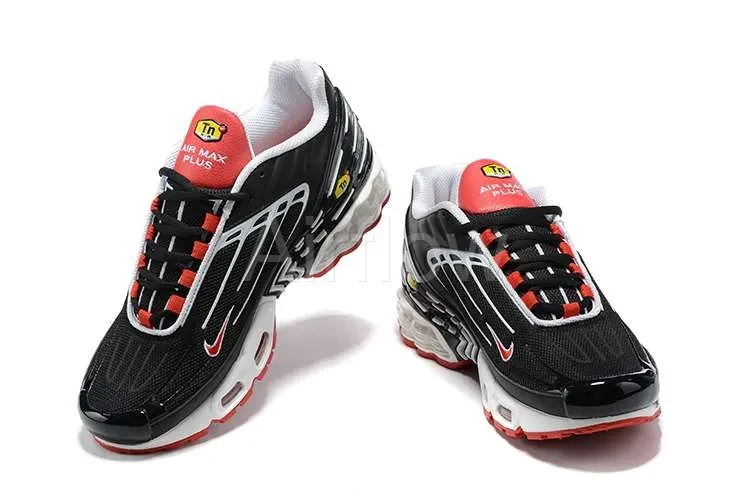 AIR MAX PLUS TN 3 'BLACK UNIVERSITY RED' — vista 2