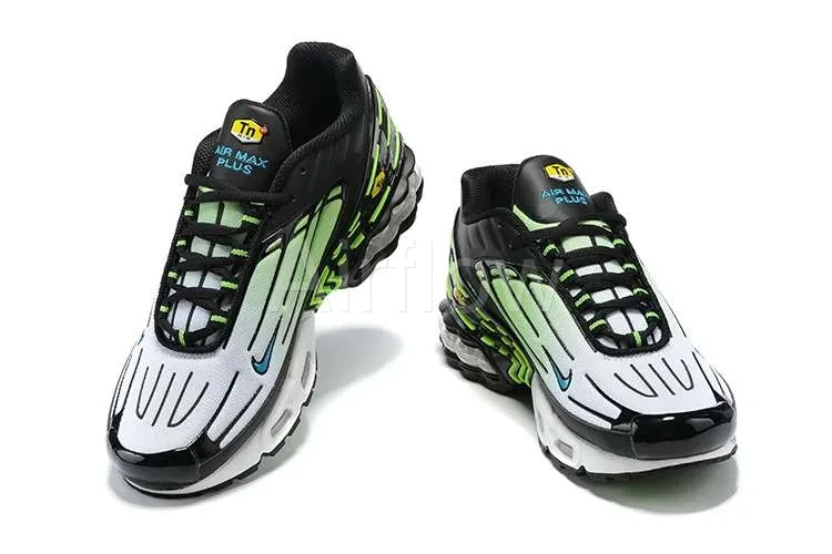 AIR MAX PLUS TN 3 'GHOST GREEN' — vista 2
