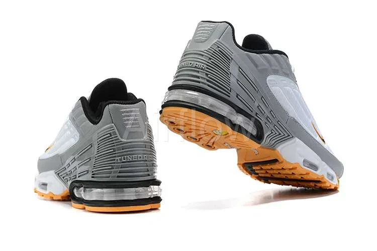 AIR MAX PLUS TN 3 'GREY WHITE ORANGE PUNCH' 3