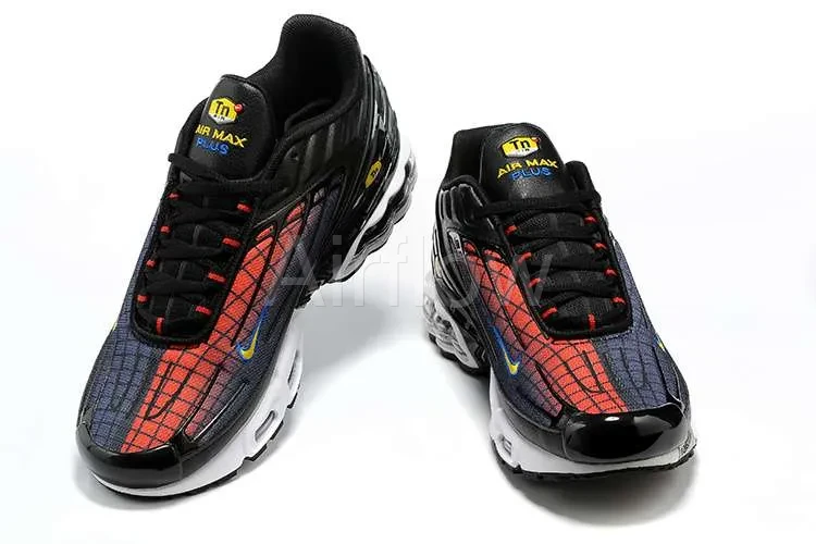 AIR MAX PLUS TN 3 'HALF RED BLACK' — vista 2