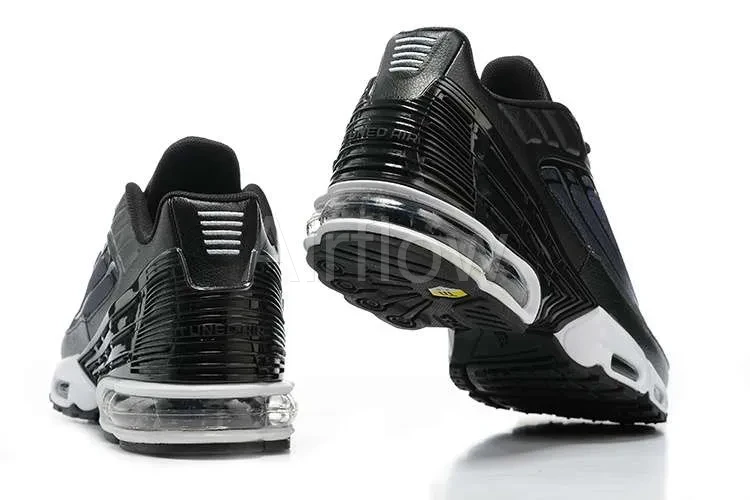 AIR MAX PLUS TN 3 'HALF RED BLACK' 3