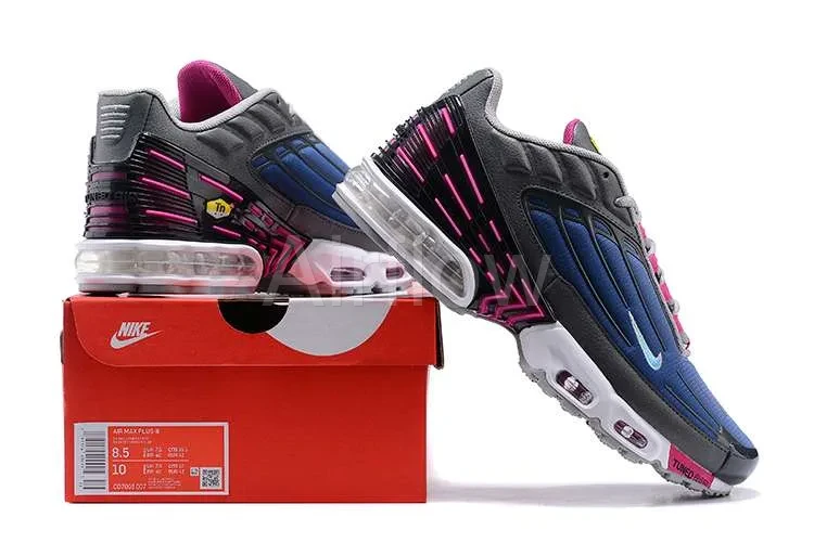 AIR MAX PLUS TN 3 'MIDNIGHT NAVY VIOTECH' — vista 2