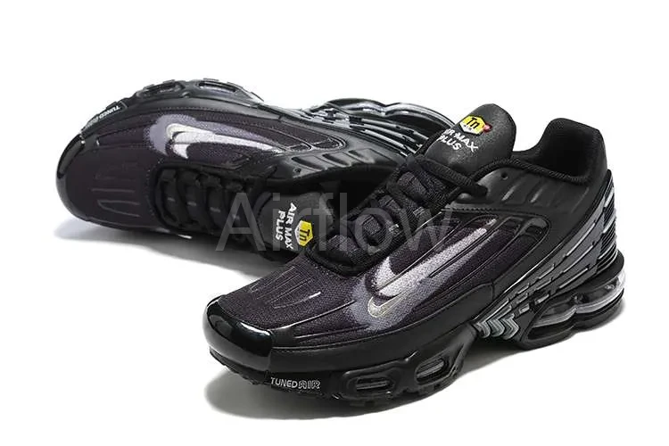 AIR MAX PLUS TN 3 'STENCIL SWOOSH BLACK' — vista 2