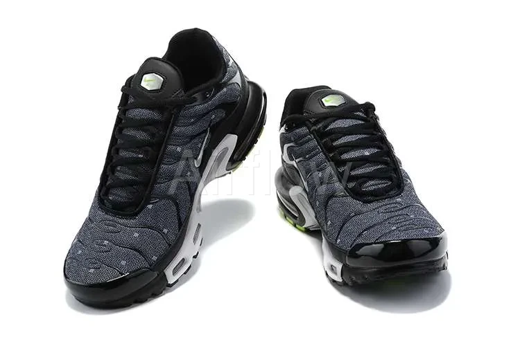 AIR MAX PLUS TN 'BLACK CHROME' 4