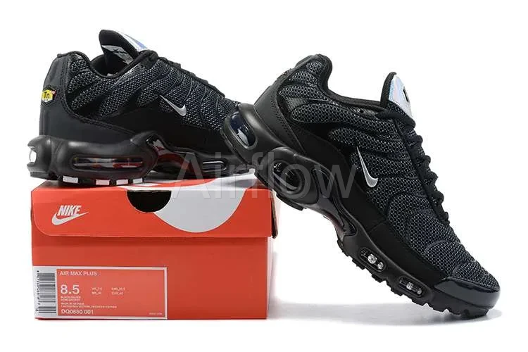 AIR MAX PLUS TN 'BLACK SUEDE SILVER' — vista 2