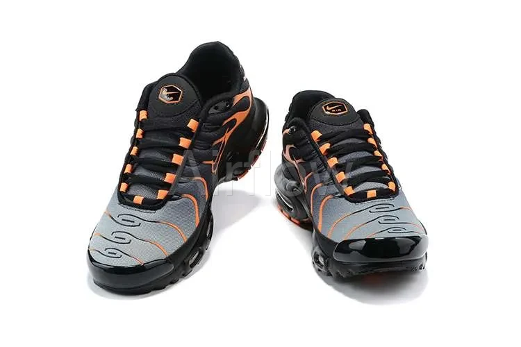 AIR MAX PLUS TN 'BLACK TOTAL ORANGE' 3