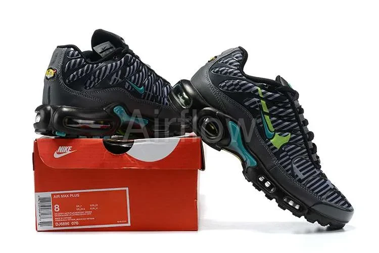 AIR MAX PLUS TN 'CHAMPIONS LEAGUE' — vista 2