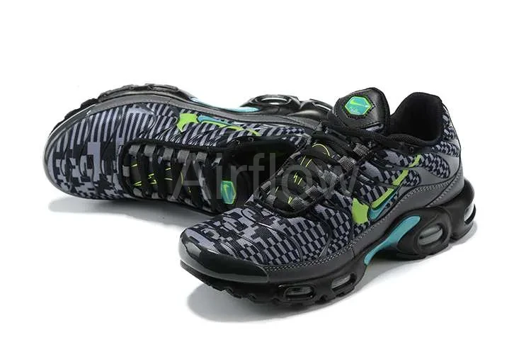 AIR MAX PLUS TN 'CHAMPIONS LEAGUE' 4