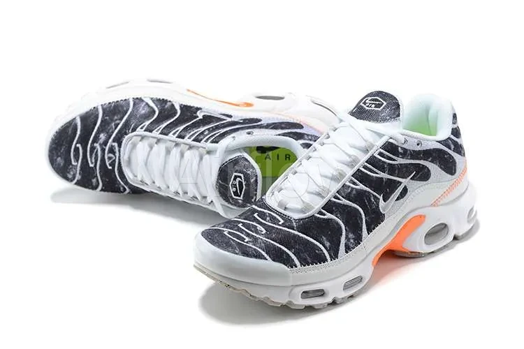 AIR MAX PLUS TN 'CRATER' 3