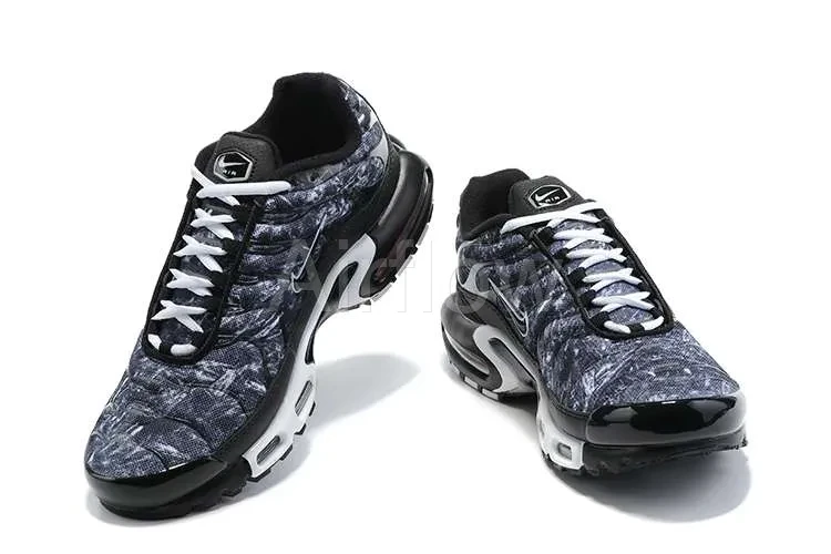 AIR MAX PLUS TN 'DARK SMOKE GREY' — vista 2