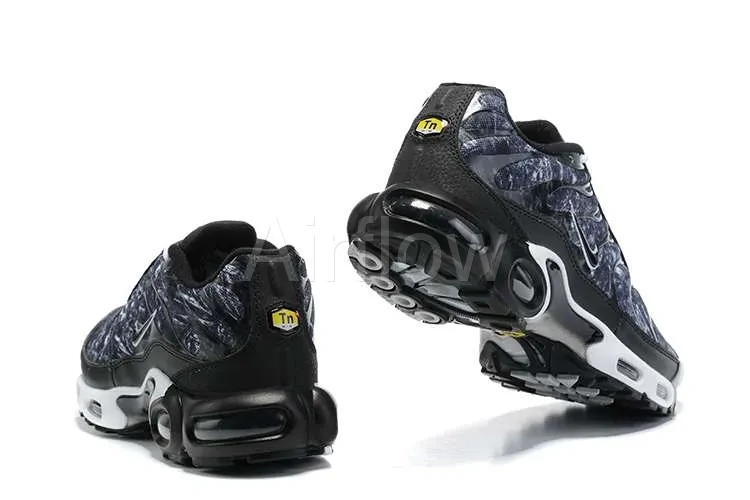 AIR MAX PLUS TN 'DARK SMOKE GREY' 3