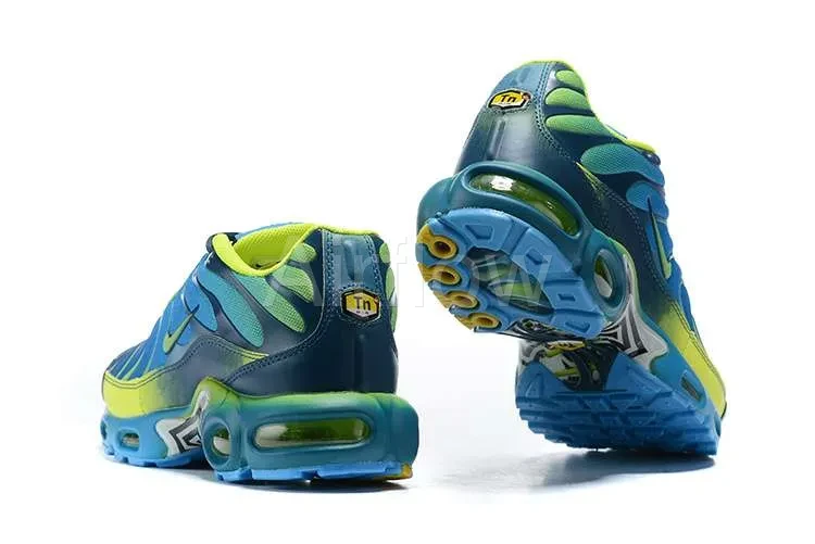 AIR MAX PLUS TN 'FADE BLUE HERO VOLT' 4