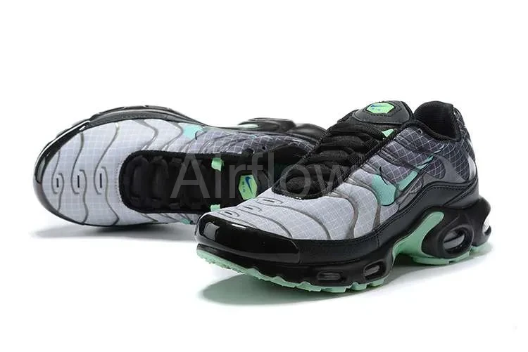 AIR MAX PLUS TN 'GREEN GLOW' 3