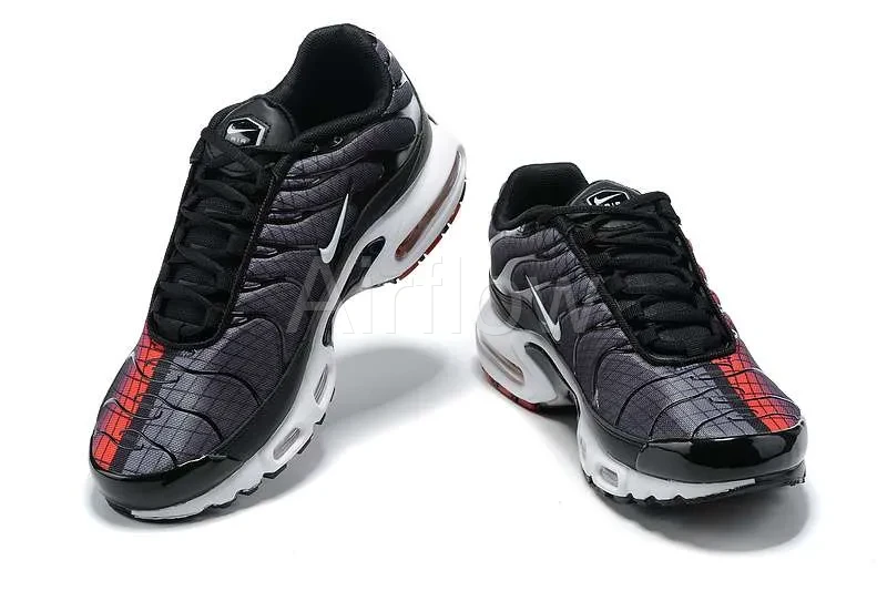 AIR MAX PLUS TN 'HALF RED BLACK' — vista 2