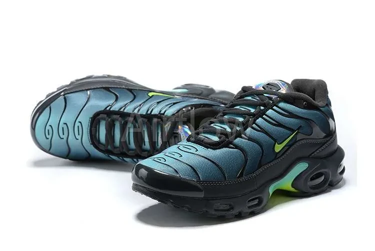 AIR MAX PLUS TN 'IRIDESCENT' 3