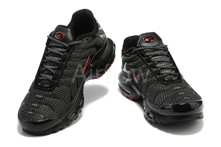 AIR MAX PLUS TN 'METAL MESH RED' — vista 2