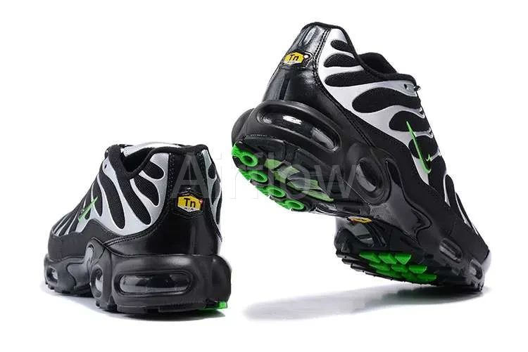 AIR MAX PLUS TN 'METALLIC STRIKE' 3