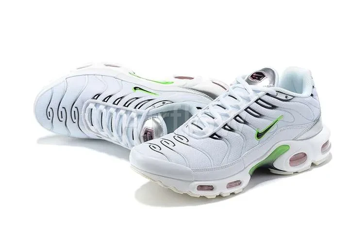 AIR MAX PLUS TN 'NEON METALLIC SILVER' 3