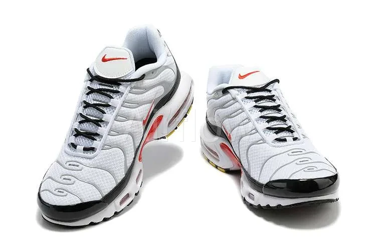 AIR MAX PLUS TN 'PHOTON DUST VARSITY RED' — vista 2
