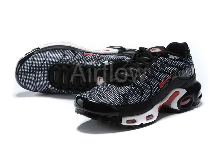 AIR MAX PLUS TN 'STAY QUIET' 3