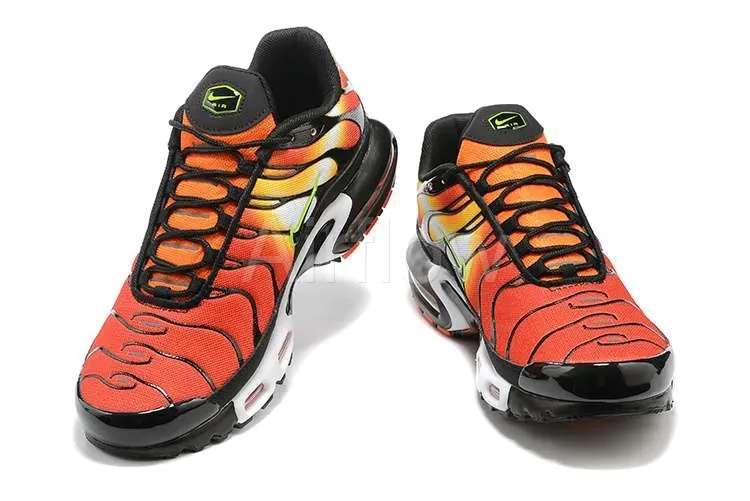 AIR MAX PLUS TN 'SUNSET GRADIENT' — vista 2