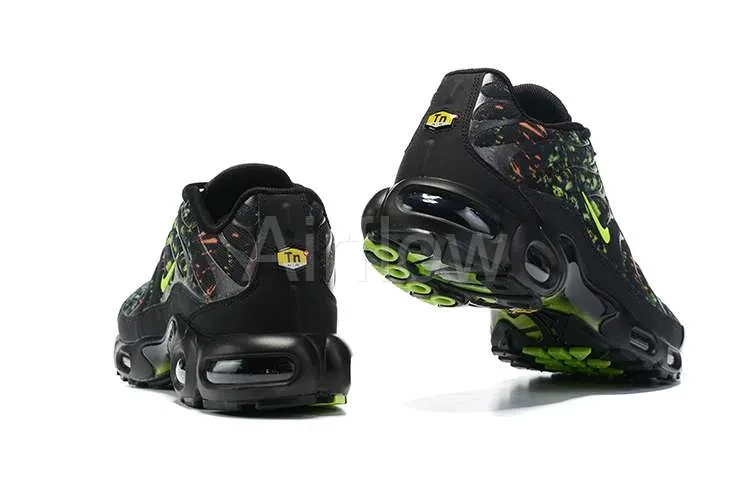 AIR MAX PLUS TN 'SUSTAINABLE BLACK VOLT' — vista 2