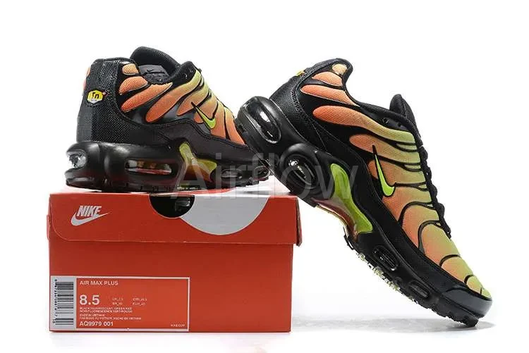 AIR MAX PLUS TN 'VOLT SOLAR RED' — vista 2
