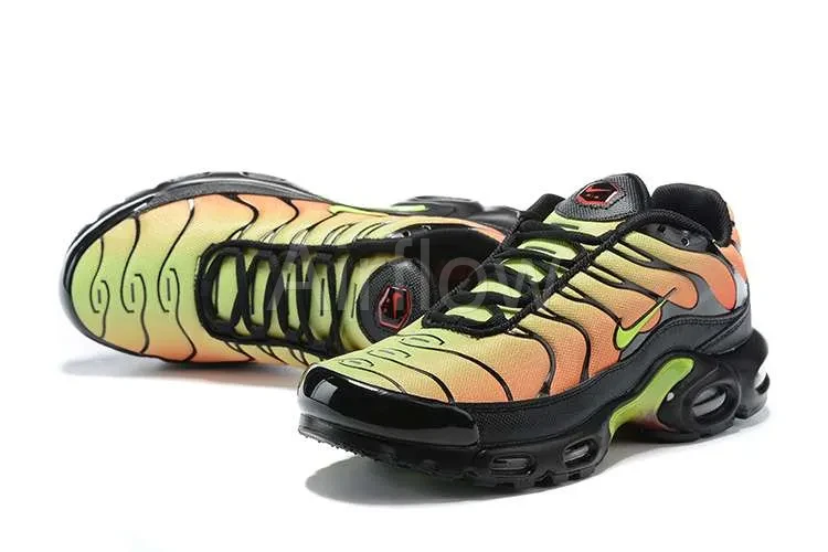 AIR MAX PLUS TN 'VOLT SOLAR RED' 3