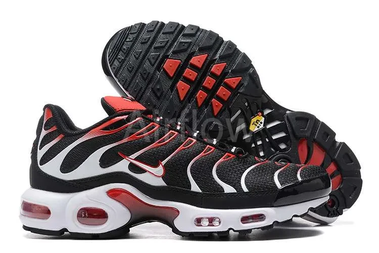 AIR MAX PLUS TN 'WHITE UNIVERSITY RED' 3