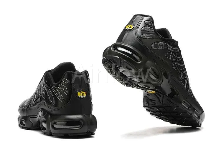 AIR MAX PLUS TN X LOUIS VUITTON 3