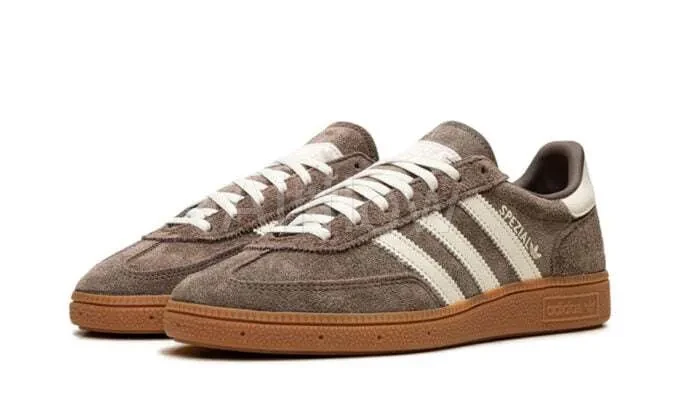 Handball Spezial Earth Strata Gum 3
