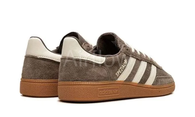 Handball Spezial Earth Strata Gum 4