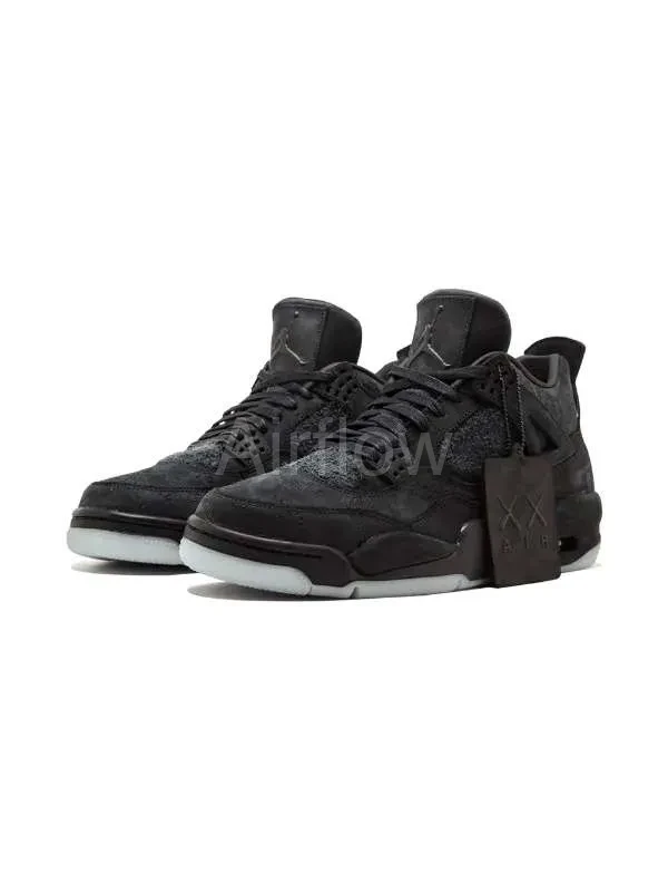 Jordan retro 4 x Kaws negras — vista 2