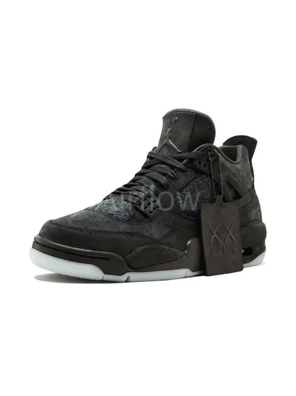 Jordan retro 4 x Kaws negras 4