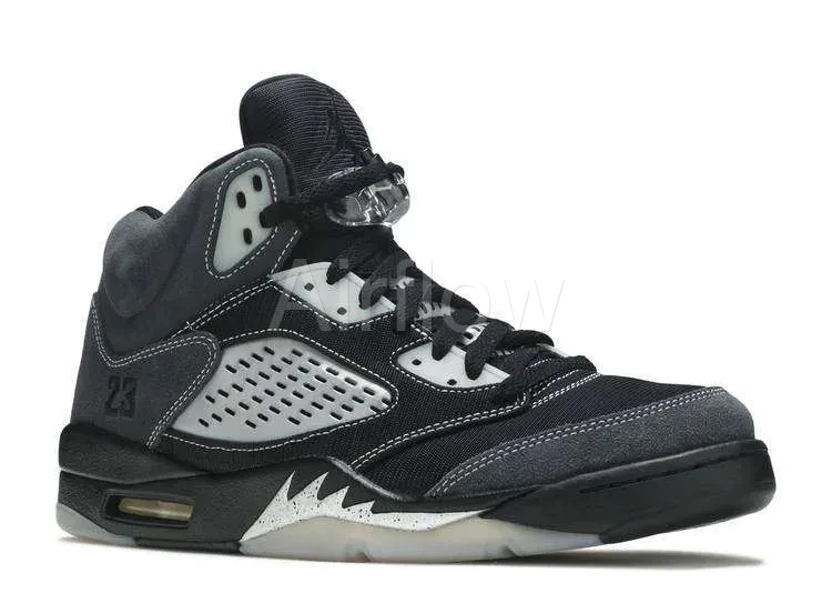 JORDAN RETRO 5 'ANTHRACITE' — vista 2