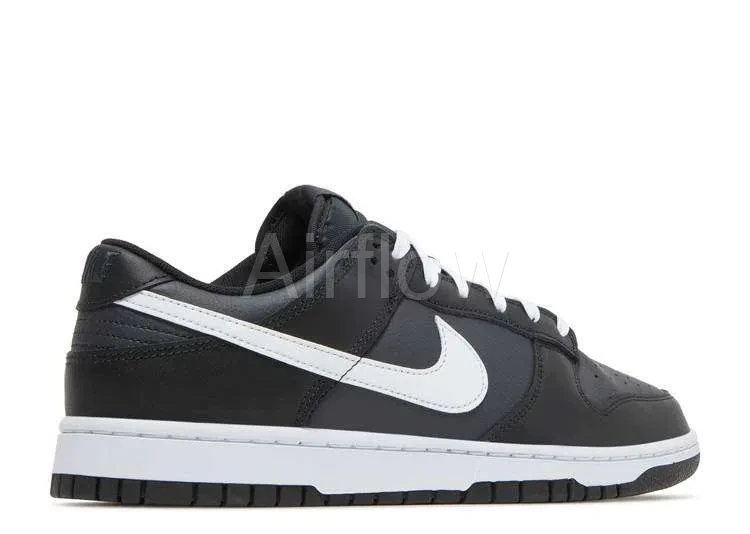 SB DUNK LOW 'BLACK PANDA' 3