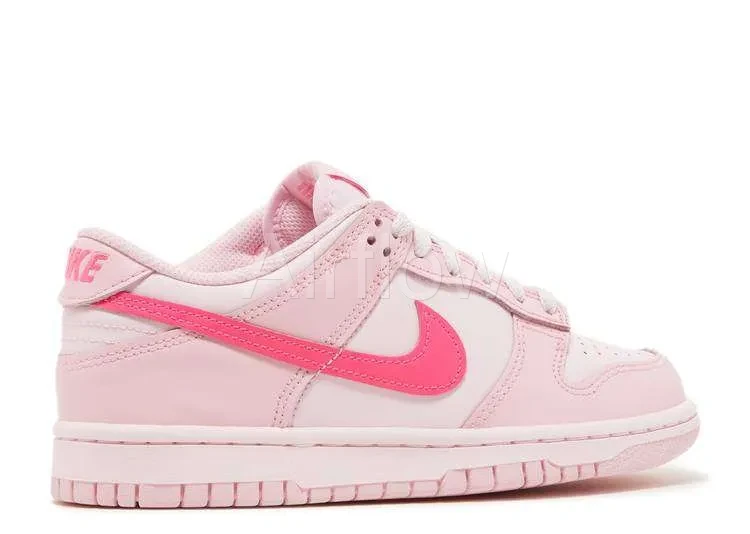 SB DUNK LOW 'TRIPLE PINK' 3