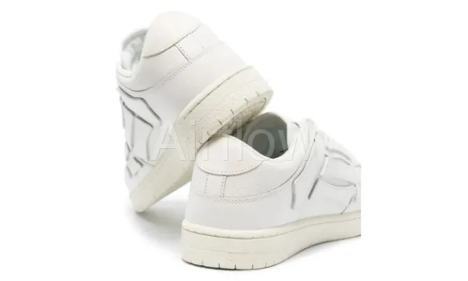 Skel White low 3