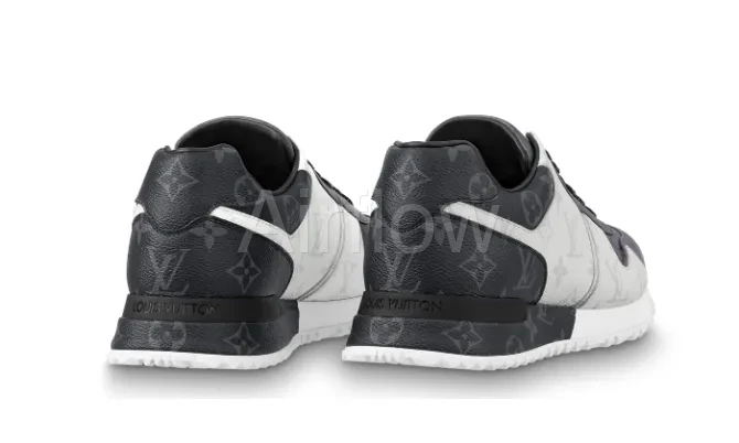 Sneaker Run Away 4