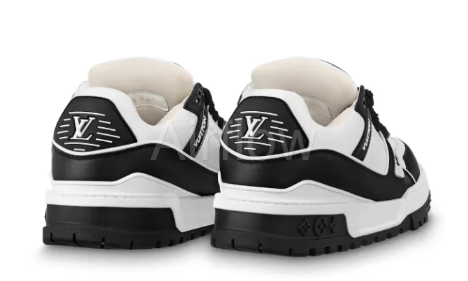 Trainer Black 4