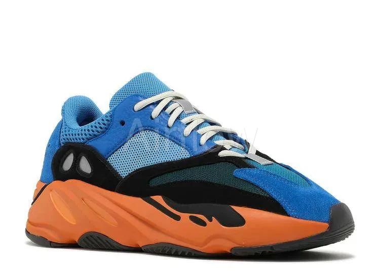 YEEZY BOOST 700 'BRIGHT BLUE' — vista 2