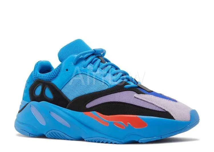 YEEZY BOOST 700 'HI-RES BLUE' — vista 2