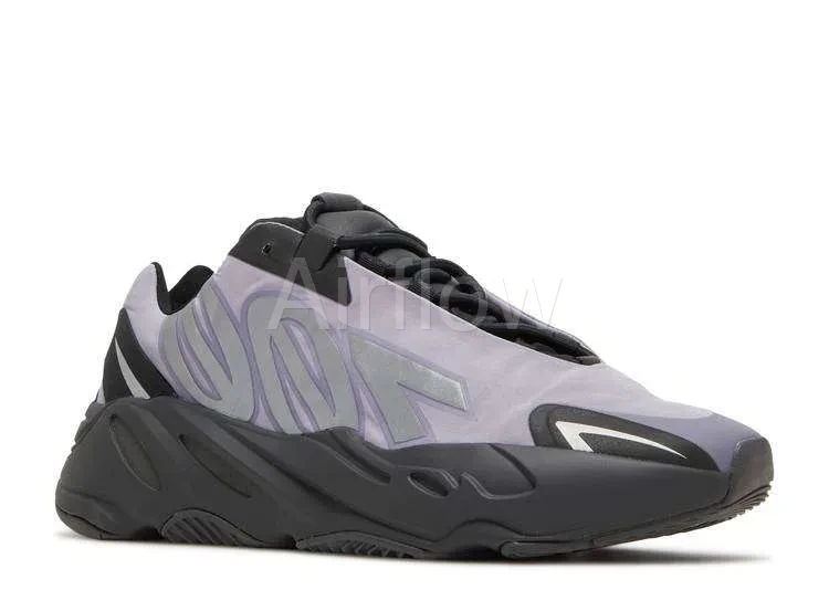 YEEZY BOOST 700 MNVN 'GEODE' — vista 2